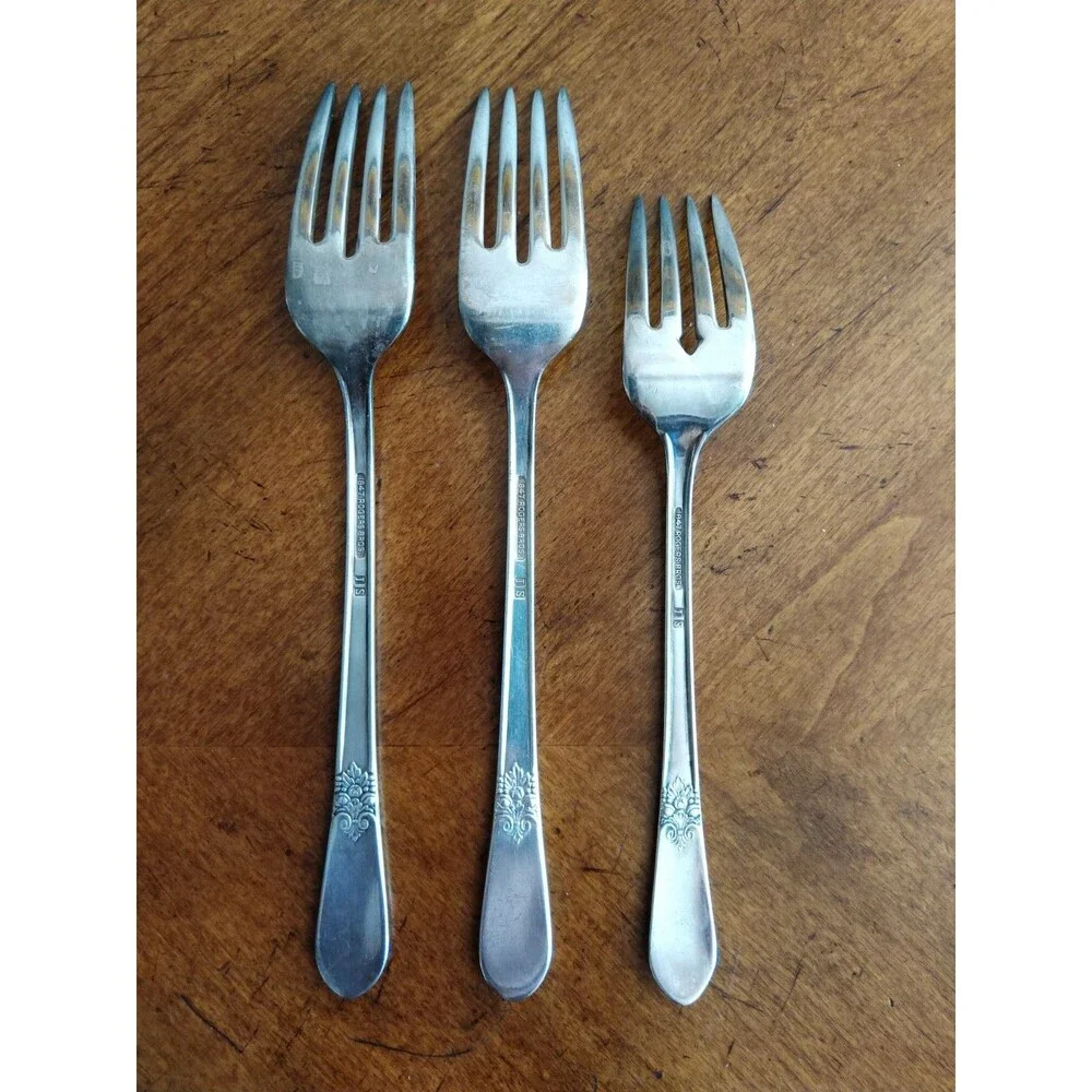 1847 Rogers Bro International Adoration Silverplate 2 Dinner 1 Salad Forks
